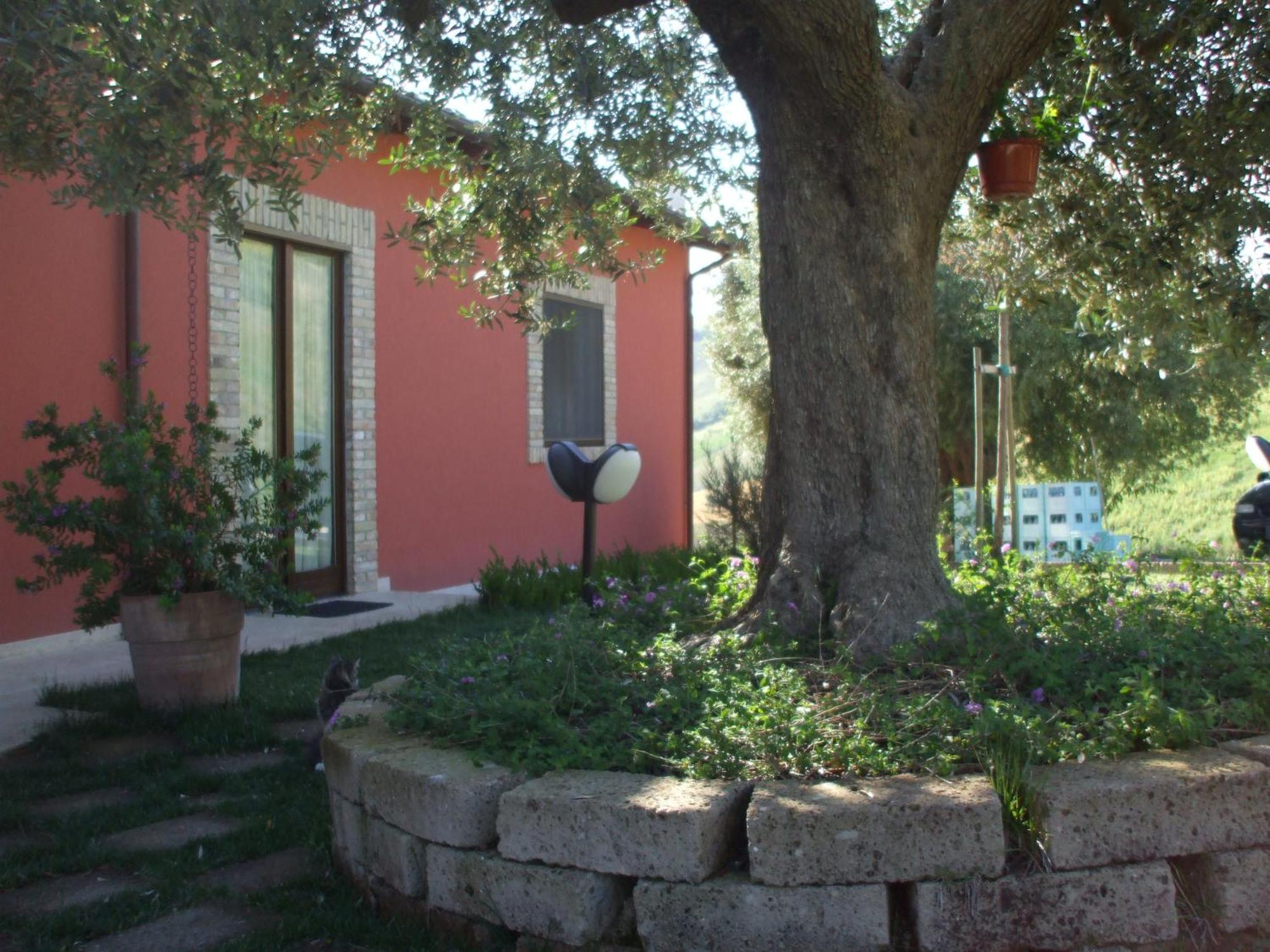 Agriturismo Il Borgo Degli Ulivi Roseto Degli Abruzzi Exterior photo